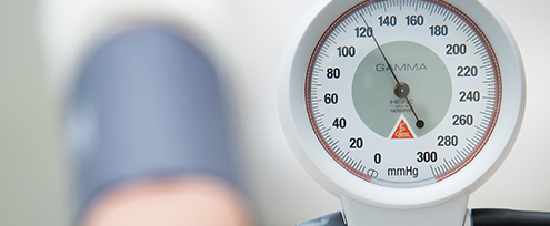 혈압재는-팔과-게이지