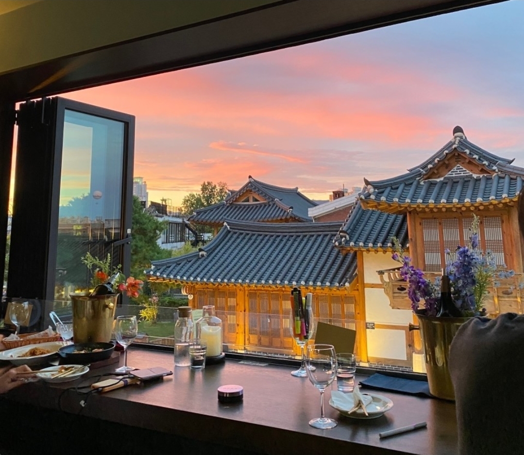 특별한 연말 모임 장소- 한옥뷰 레스토랑