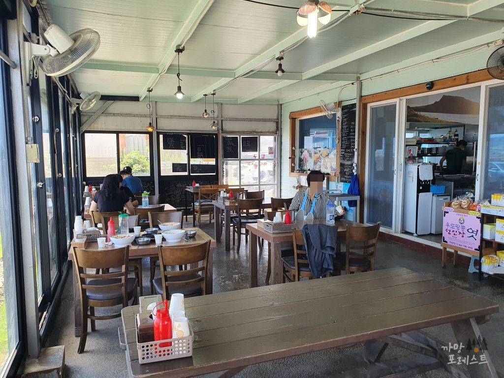 어멍이해녀 매장 내부