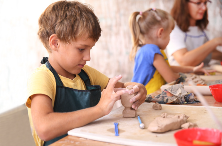 찰흙놀이의 매력과 상상력 발달