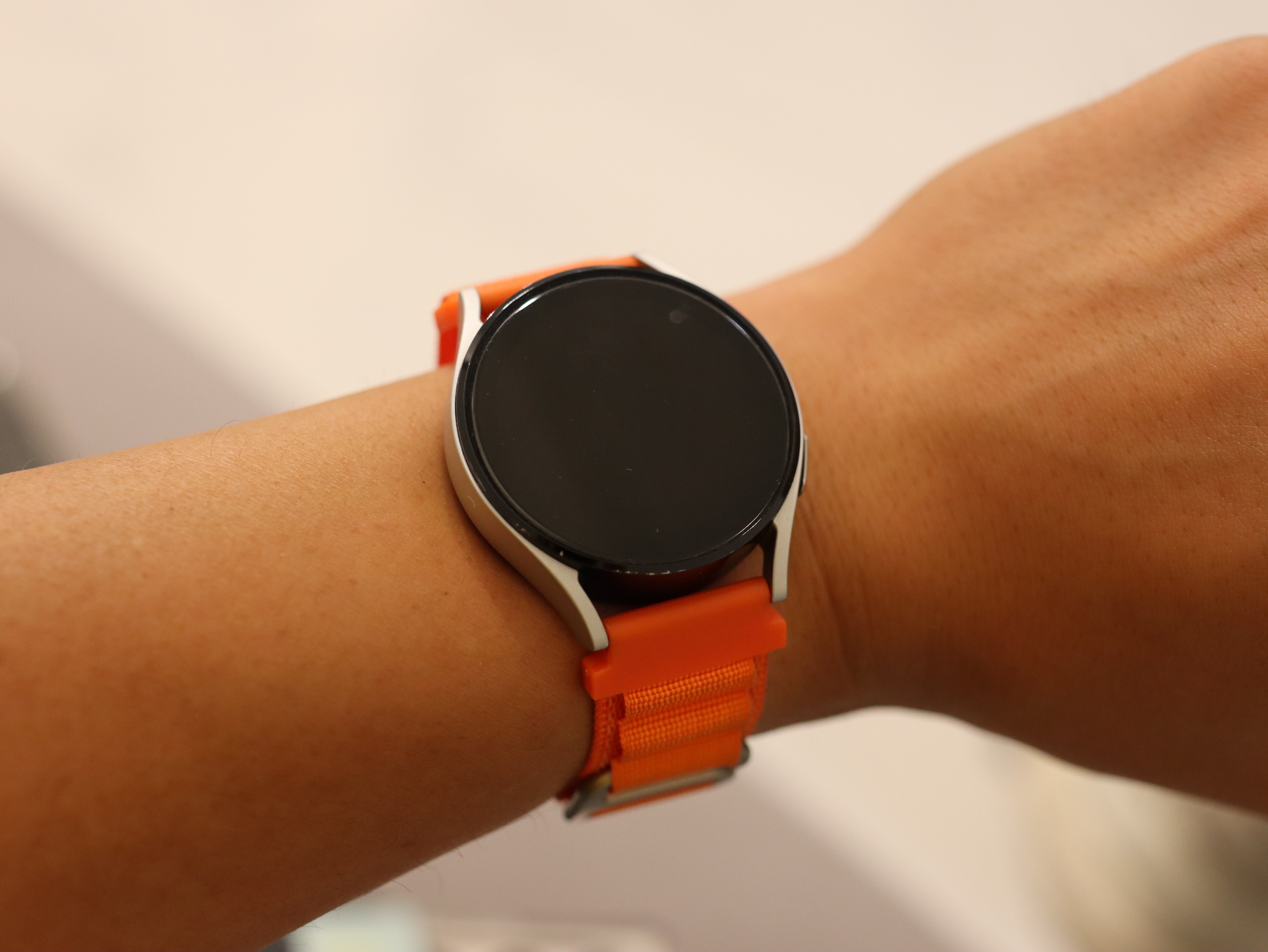 갤럭시워치7 실사용 장면(착용 컷)