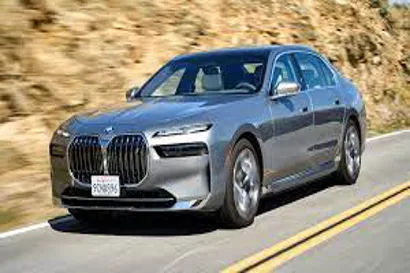 BMW 740i 사진