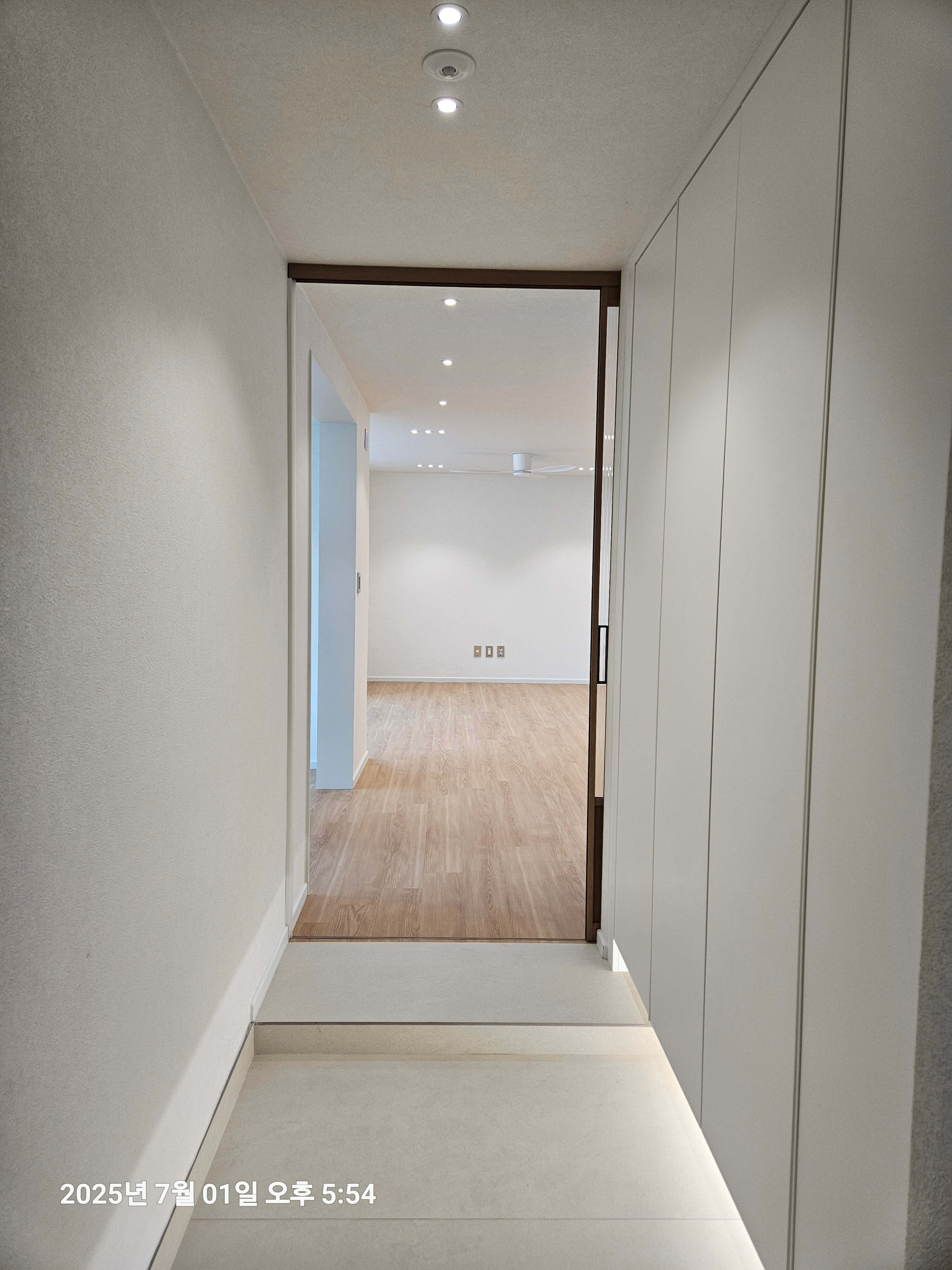 40평대 아파트 인테리어 현관