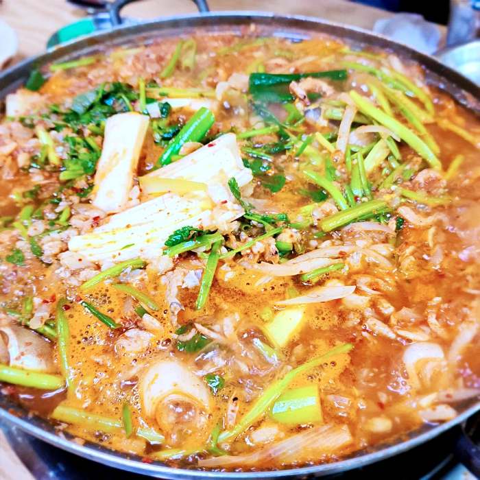 생생 정보마당 포천 이동 송어회 민물매운탕 맛집