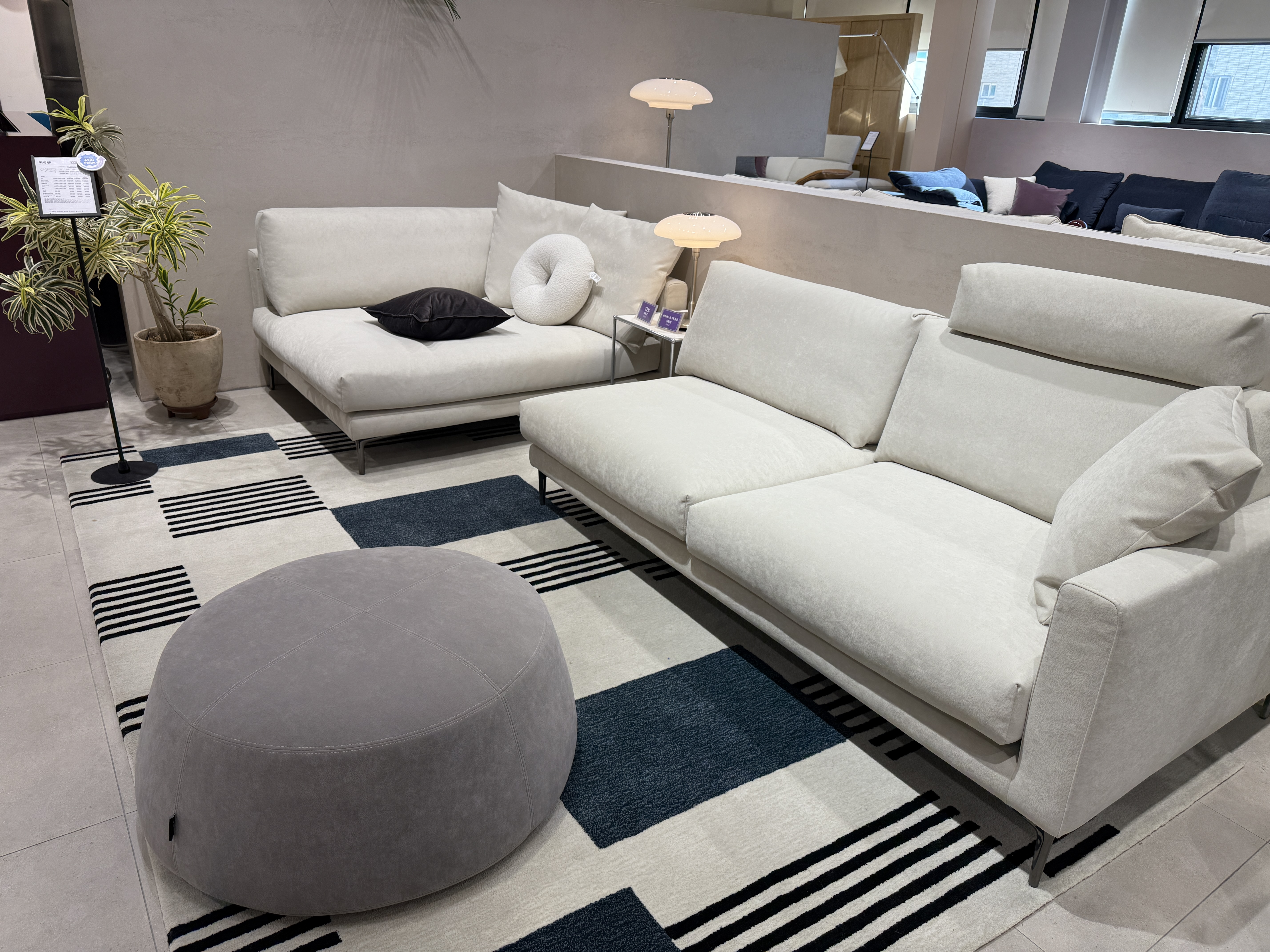 에싸 일산 플래그십스토어 방문기 리아드업 소파 신혼집 후기