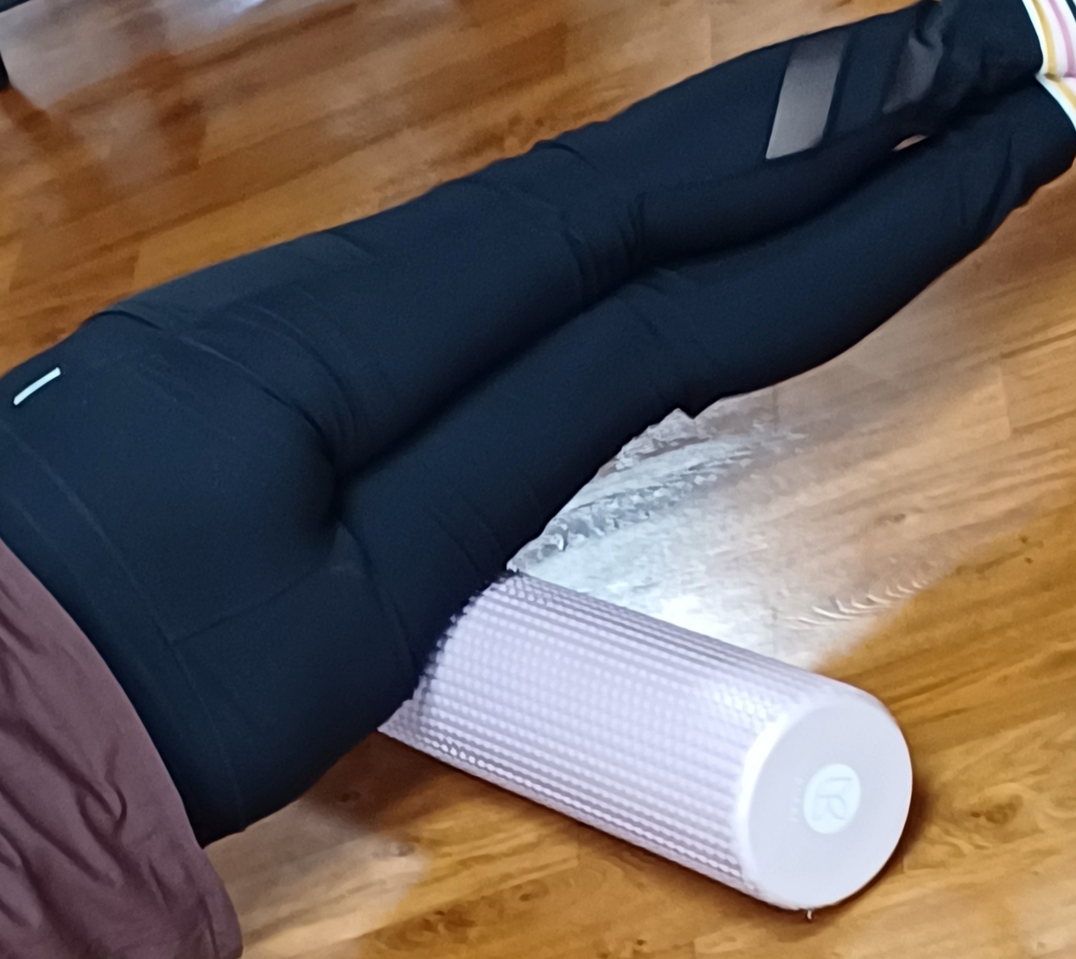 폼롤러-마사지볼-홈트-스트레칭-9