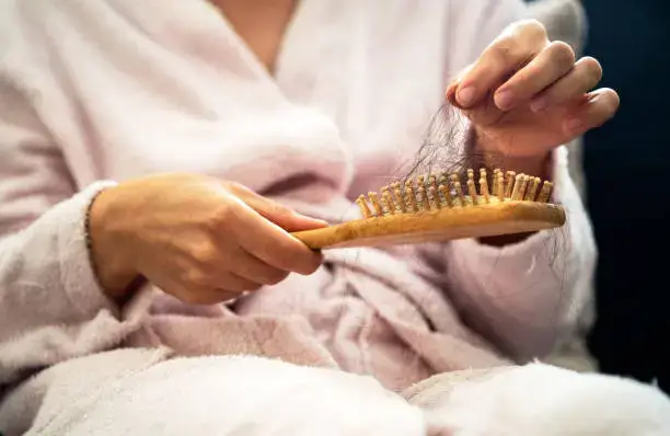 탈모 원인 예방 쉽게 알아보기. 좋은 영양제&amp;#44; 샴푸&amp;#44; 헤어브러쉬