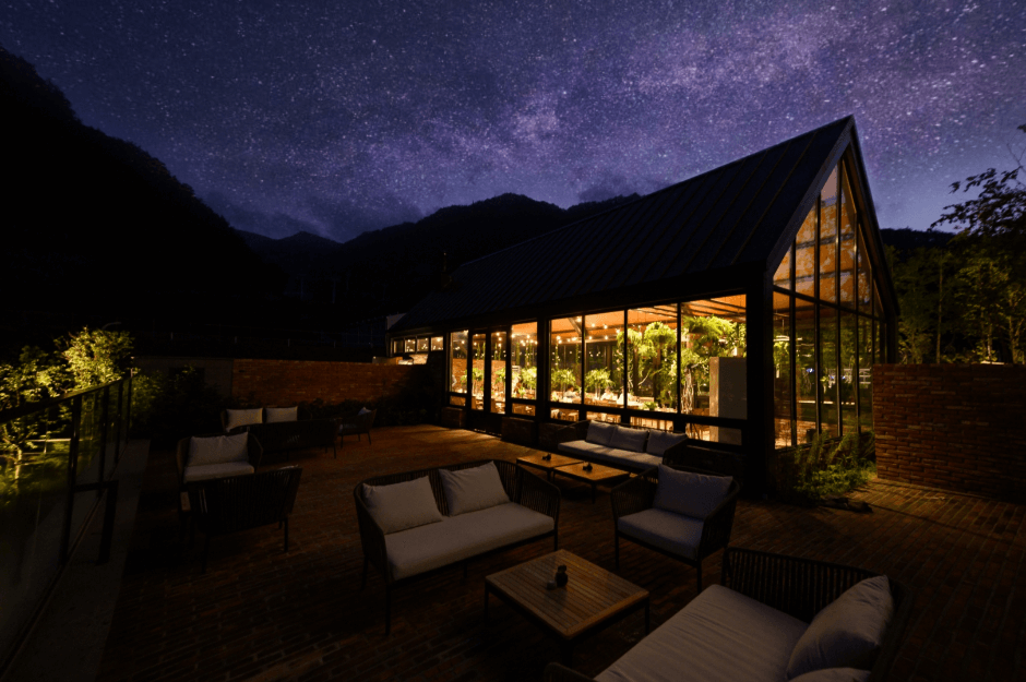 디톡스 여행 추천지_영주 국립산림치유원, 충주 깊은산속 옹달샘, 정선 파크로쉬, 홍천 힐리언스 선마을