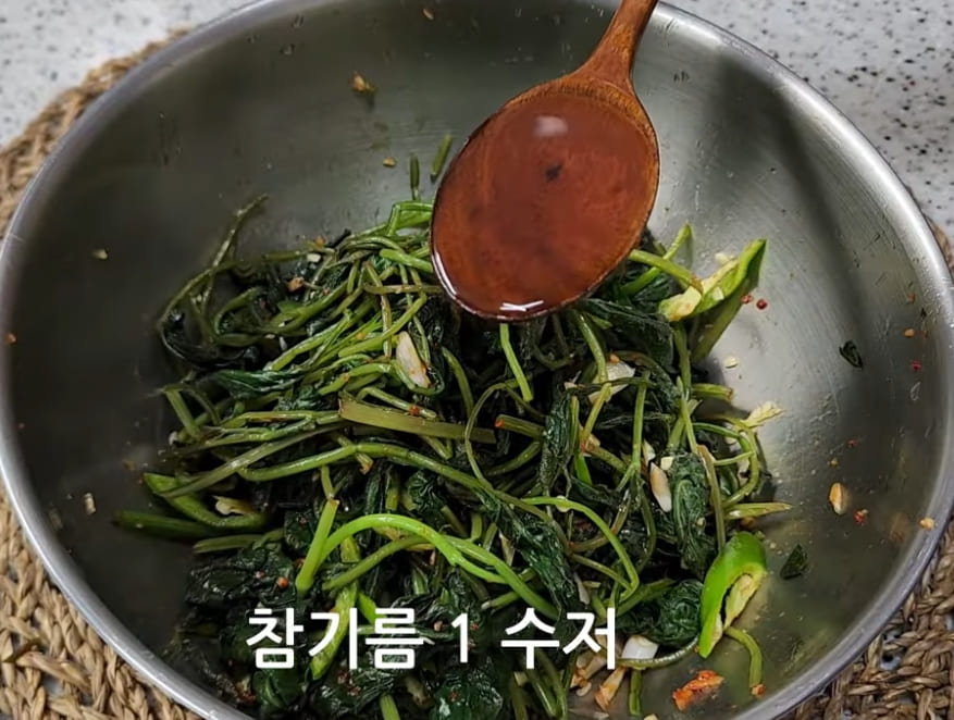 취나물 무침 재료 설명하는 인포그래픽