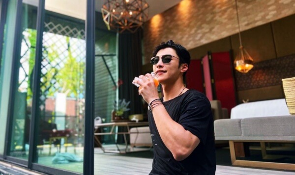 선글라스-착용한-우도환-배우님