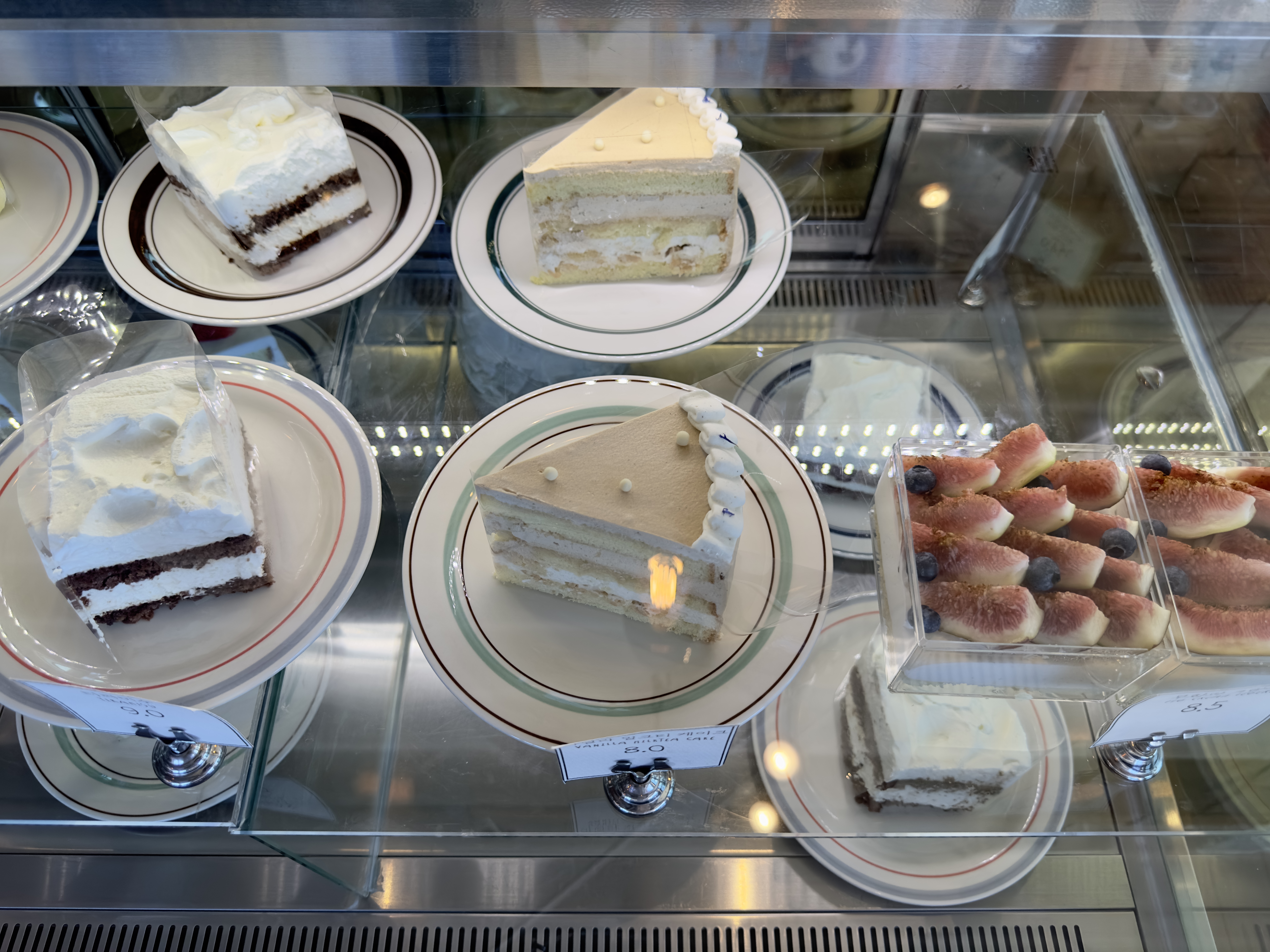 어나더블루 조각케이크