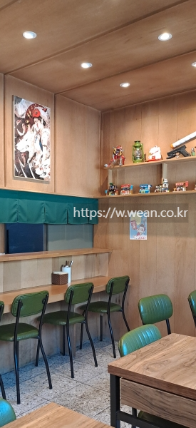 식당에 포스터가 붙어 있어요.