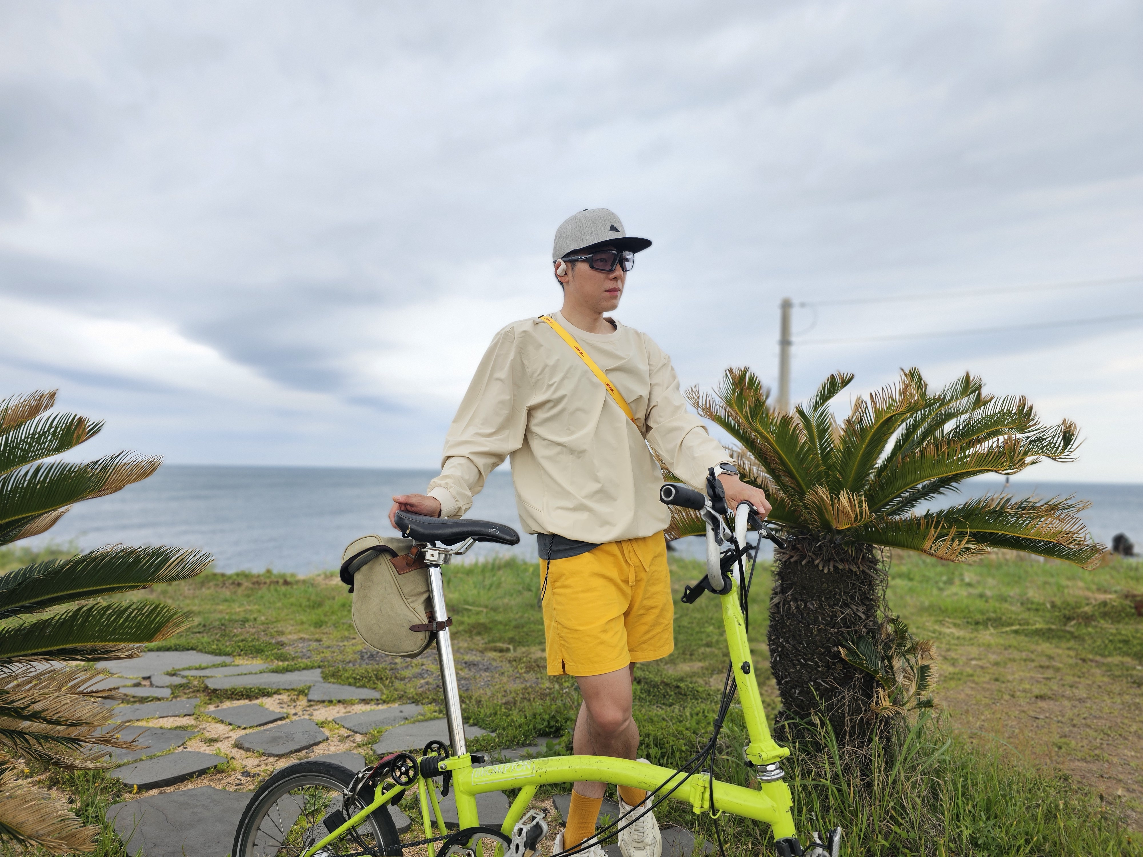 샥즈 오픈핏 에어 오픈형 이어후크 디자인 착용