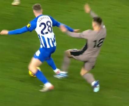 로셀소 선수의 파울장면