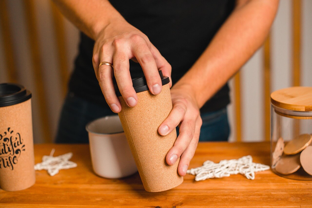 카페 일회용컵 무상 제공, 내후년부터 금지-컵값 내야 한다