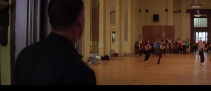 댄스 수업에 관심을 갖는 남주