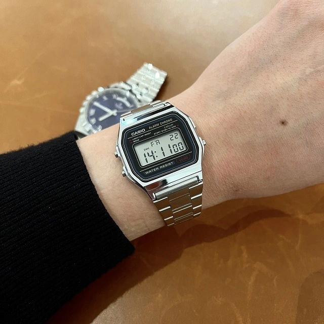 카시오 전자 손목시계 A158WA-1DF 착용사진 앞