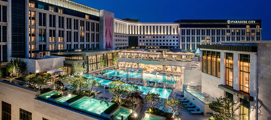인천-파라다이스-호텔-야외-수영장