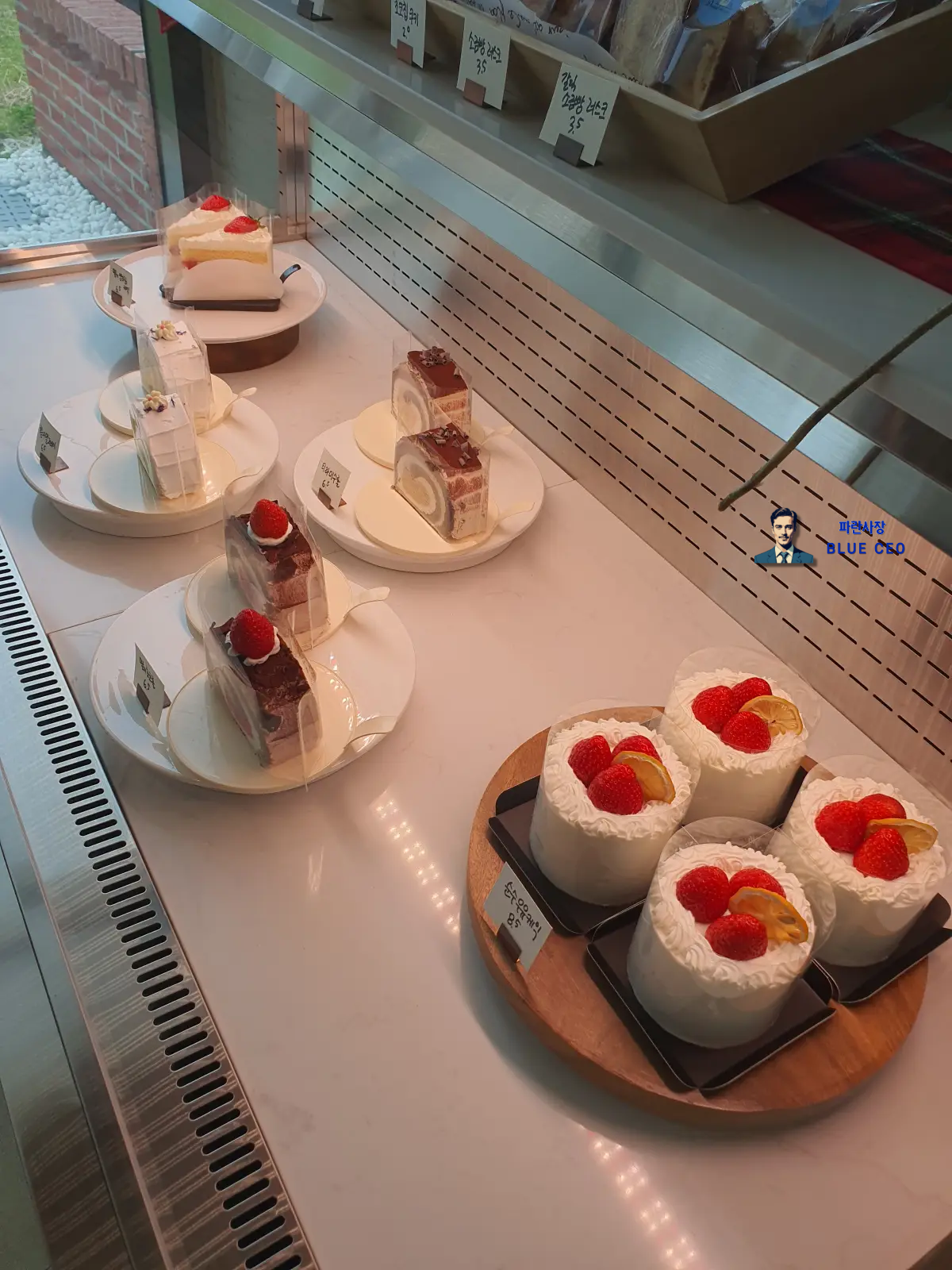 경남-양산-대형카페-대니얼-케익종류