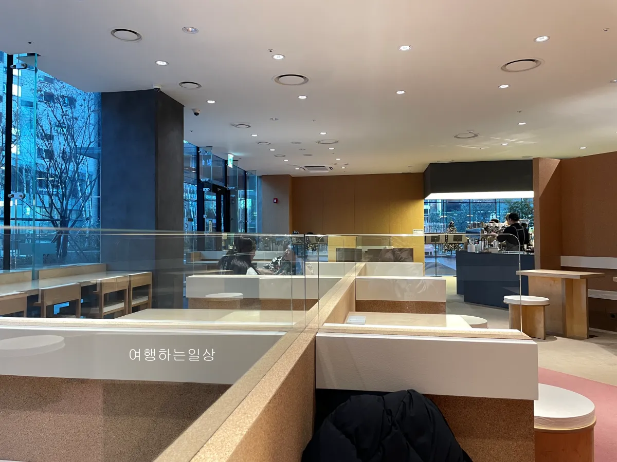 서울역-근처-식사하면서-카공하기-좋은-카페-콜렉티보,-베이커리-샐러드-커피-메뉴-추천