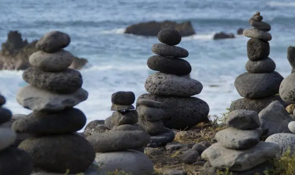 타산지석 - 작은 돌멩이에 의미를 부여하여 멋진 예술품으로 탄생