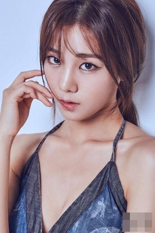 배우 한지은