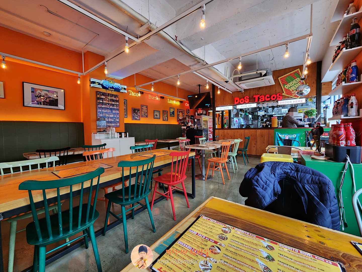 도스타코스 안양범계점 실내