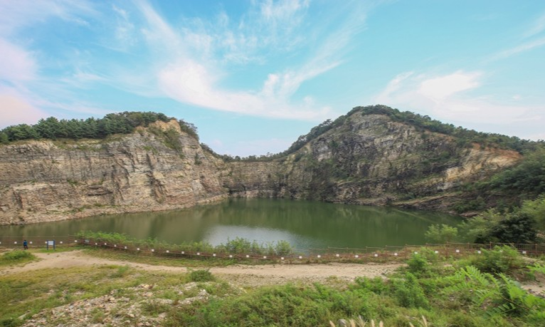 안사 대부도 대부광산 퇴적암층의 전경