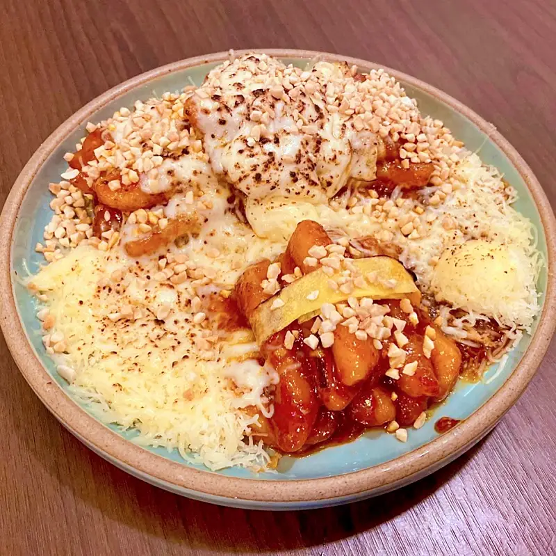 줄서는식당 한혜진 추천 옥수수면 부드러운 닭다리 살 조합 얼큰 우사골옥면, 들기름 비빔옥면, 닭무침, 냉옥면 맛있는 식당 강남구청 논현동 맛집 소개