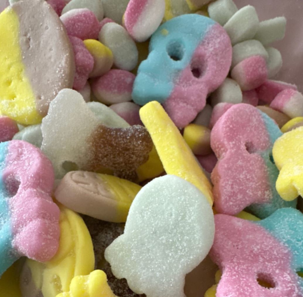디저트 유행의 새로운 강자, 스웨덴 캔디 스웨디시 젤리 열풍: 유래, 인기 이유, 젤리 먹방, 구매 방법
