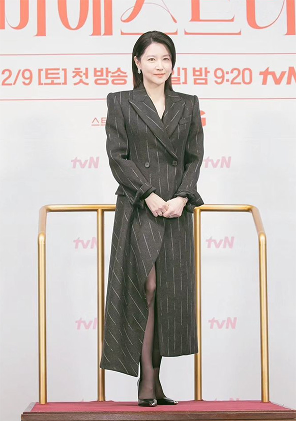 이영애 전신사진