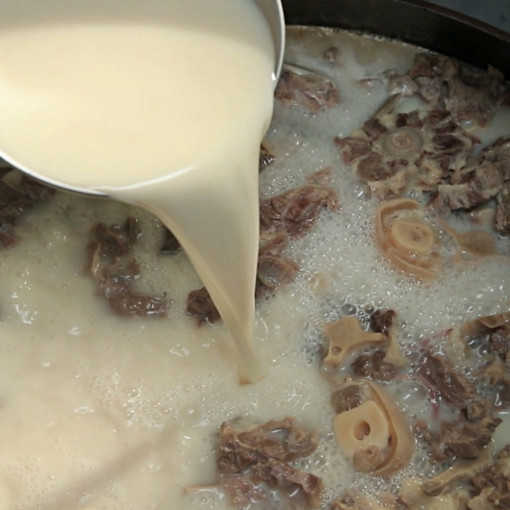 이용식 산더미 우족 꼬리곰탕 곰국