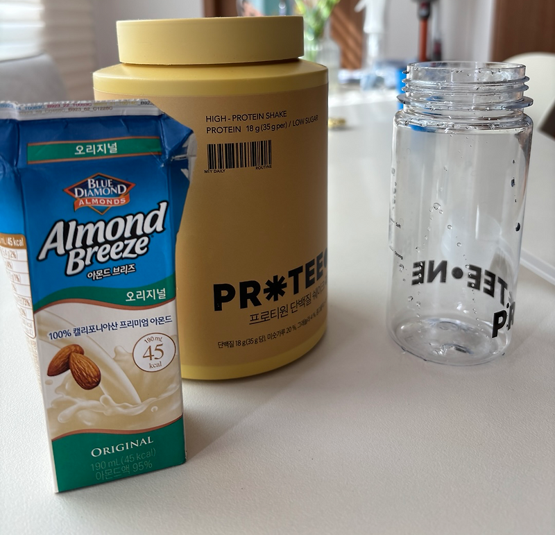 식사 대용 단백질 쉐이크