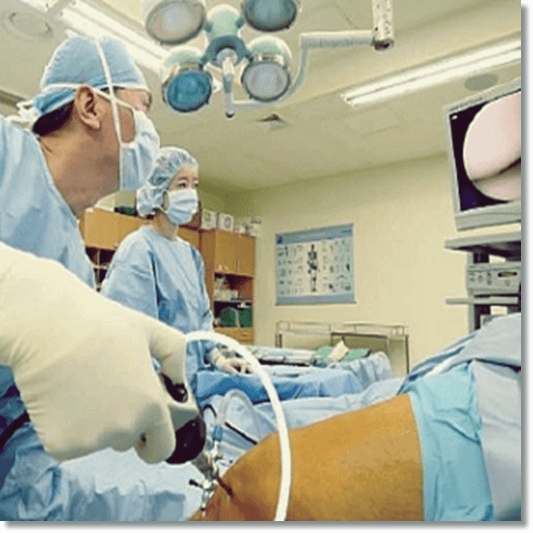 뼈 검사하는 골다공증 환자