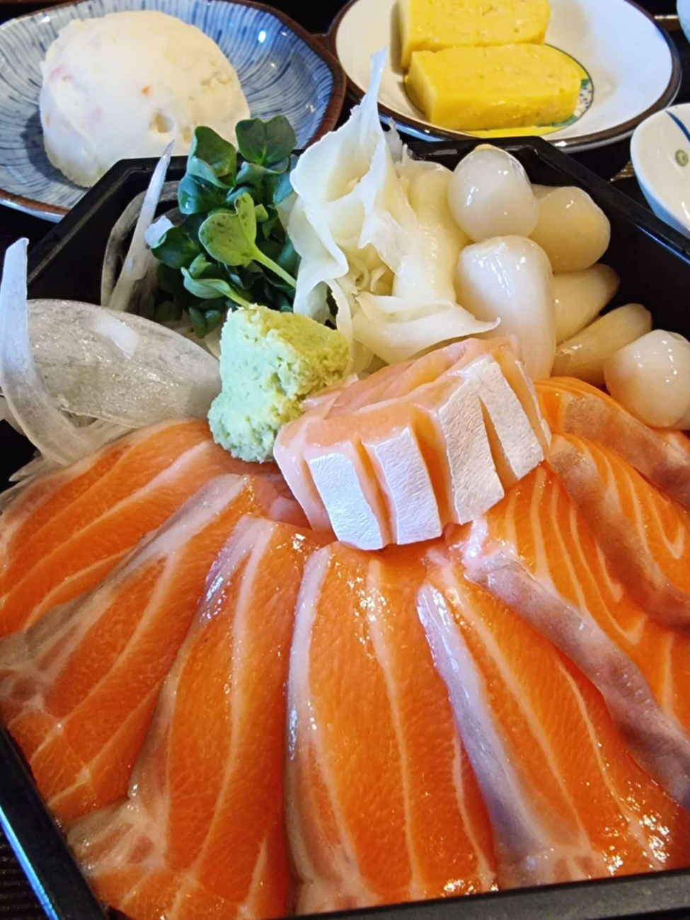 이나카야 추천메뉴 사케동 정식