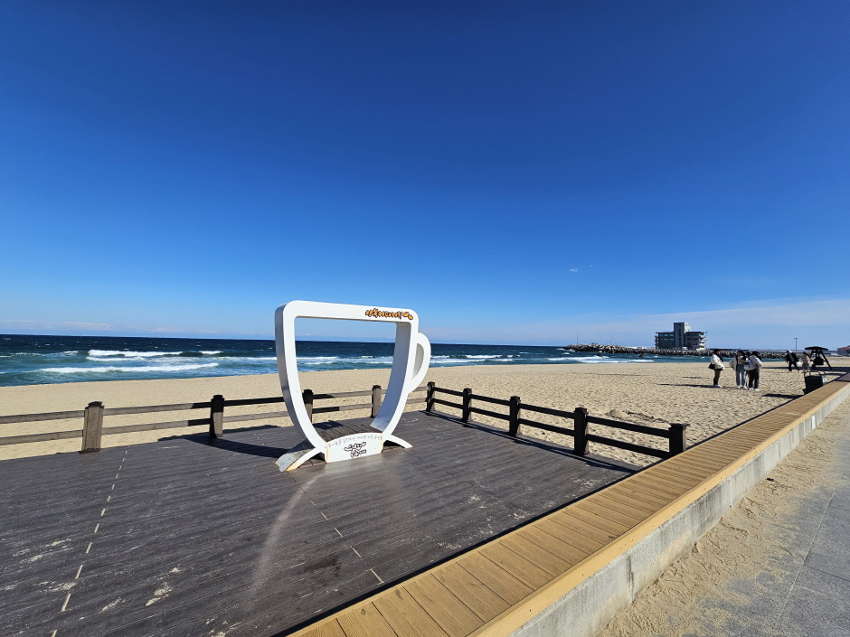 안목해변 카페거리