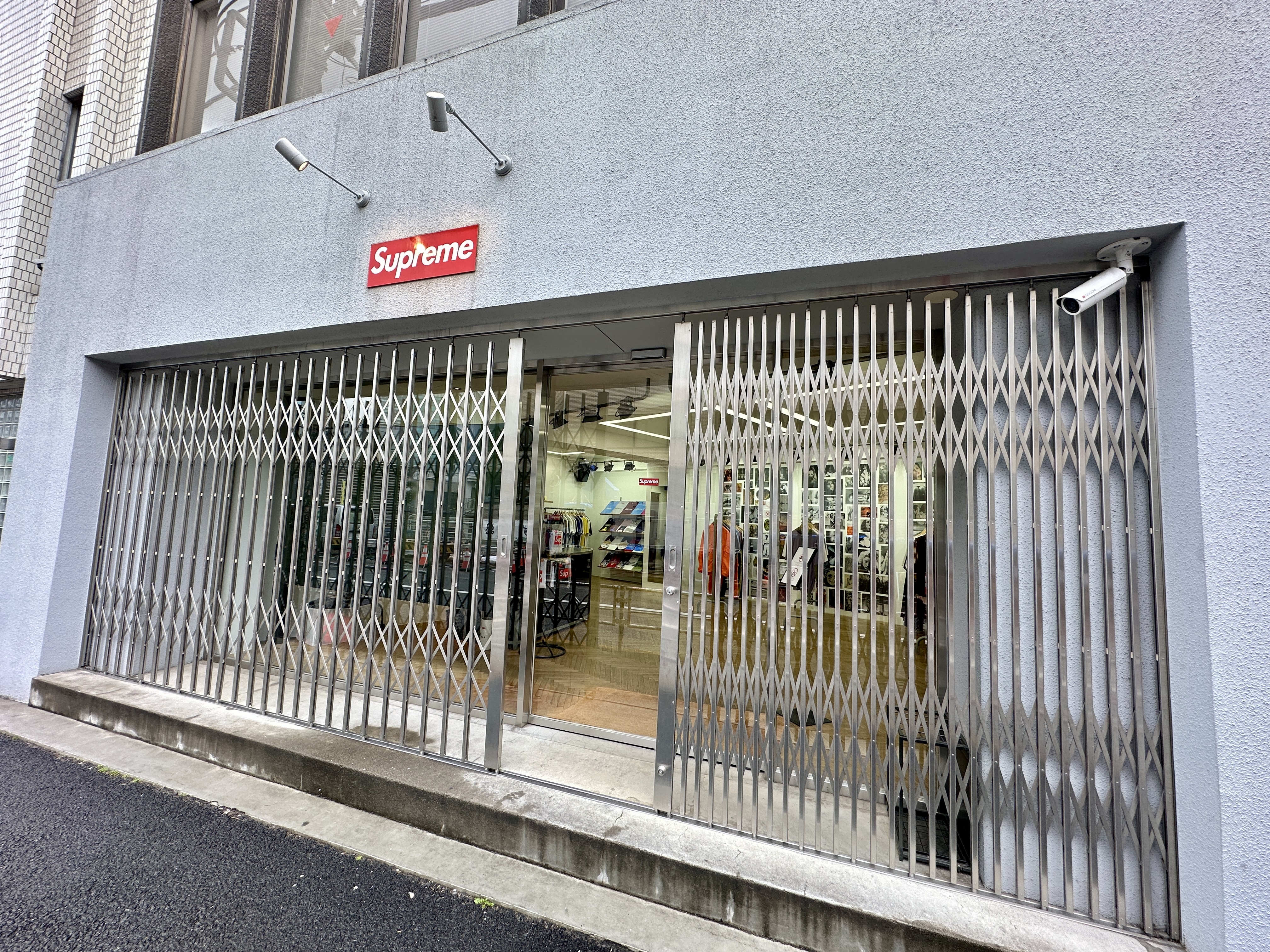 슈프림 다이칸야마 오픈런