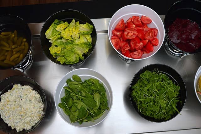 한국 기후에 맞춰 외식을 선택한 기준