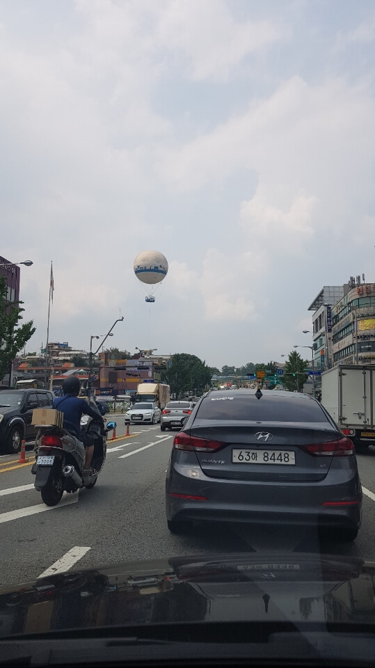 운행 중인 자동차