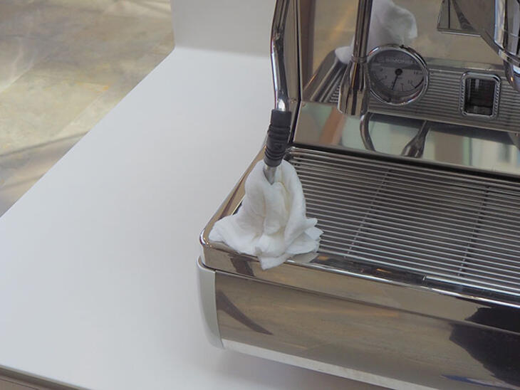 에스프레소 머신을 청소하는 방법?