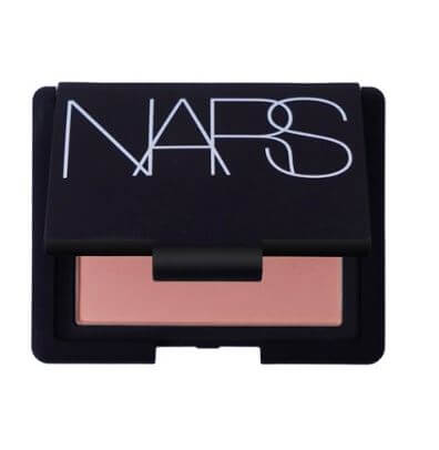 겨울의 화려함을 뽐내는 겨울 화장메이크업 하는 방법