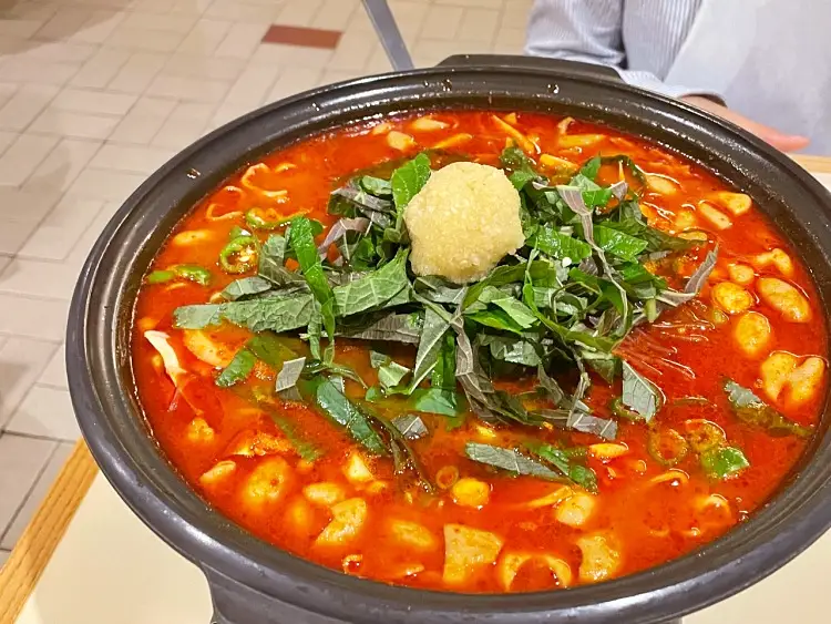 줄서는식당 신당동 신당역 맛집 감자전 묵은지말이 가지튀김 돼지곱창전골 맛있는 곳 소개