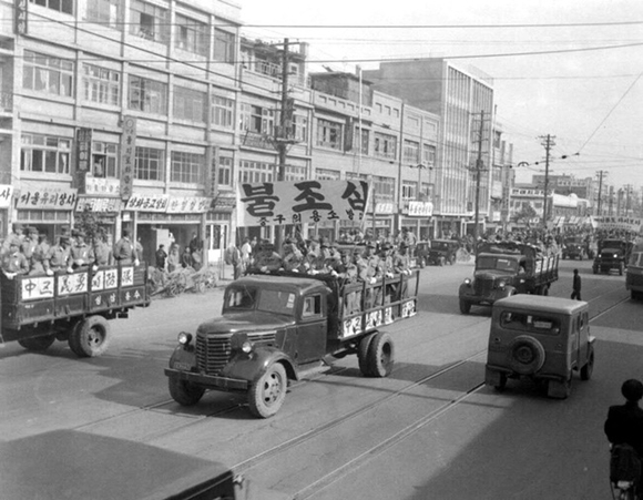 1959년 불조심 강조 기간에 열린 불조심 기념행사(의용소방대 시가행진)