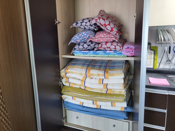 거문도 솔지오 펜션 2층 펜션 이불장