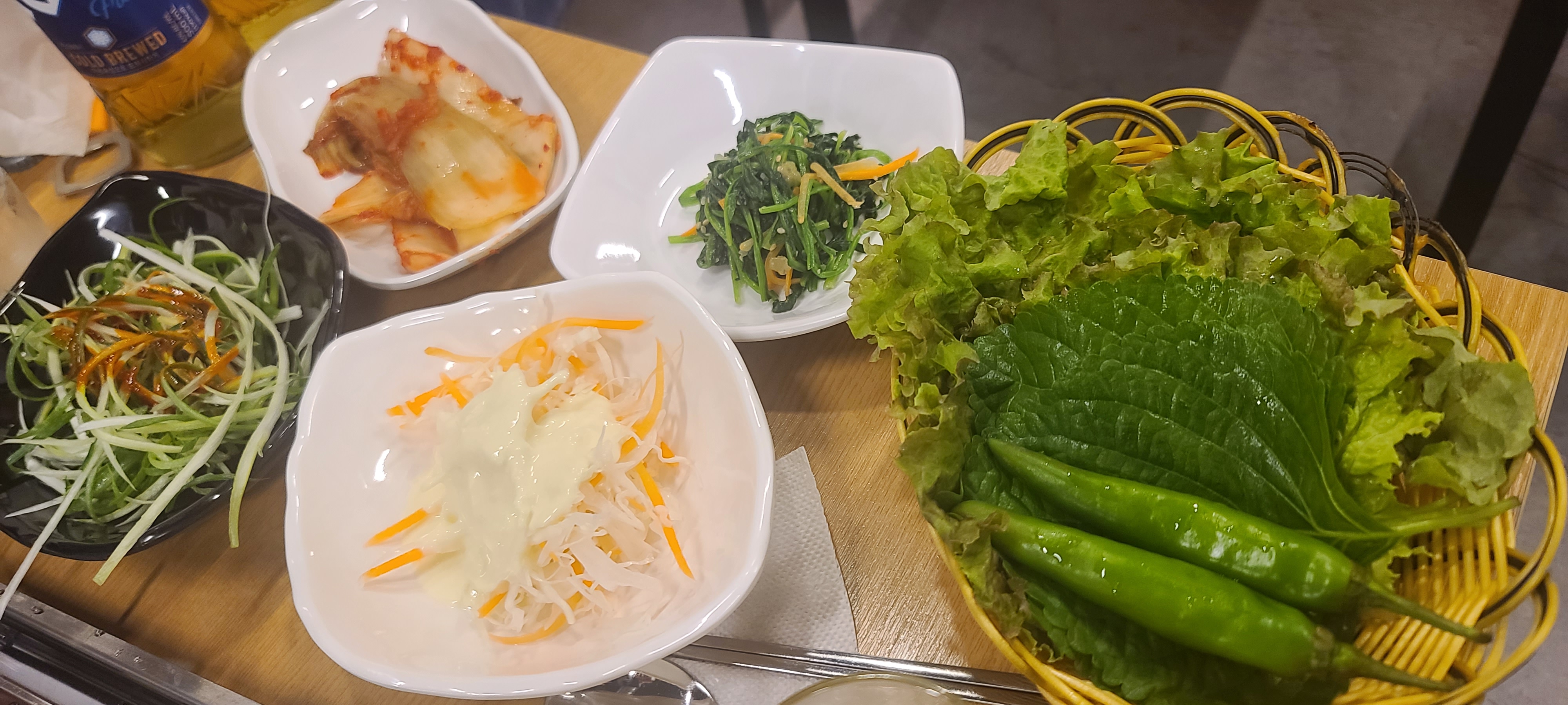 삼겹살맛집 을지대맛집 돼지한판 은행시장맛집 성남맛집 친절한사장님 메뉴판 셀프김치전 기본반찬 쌈채소