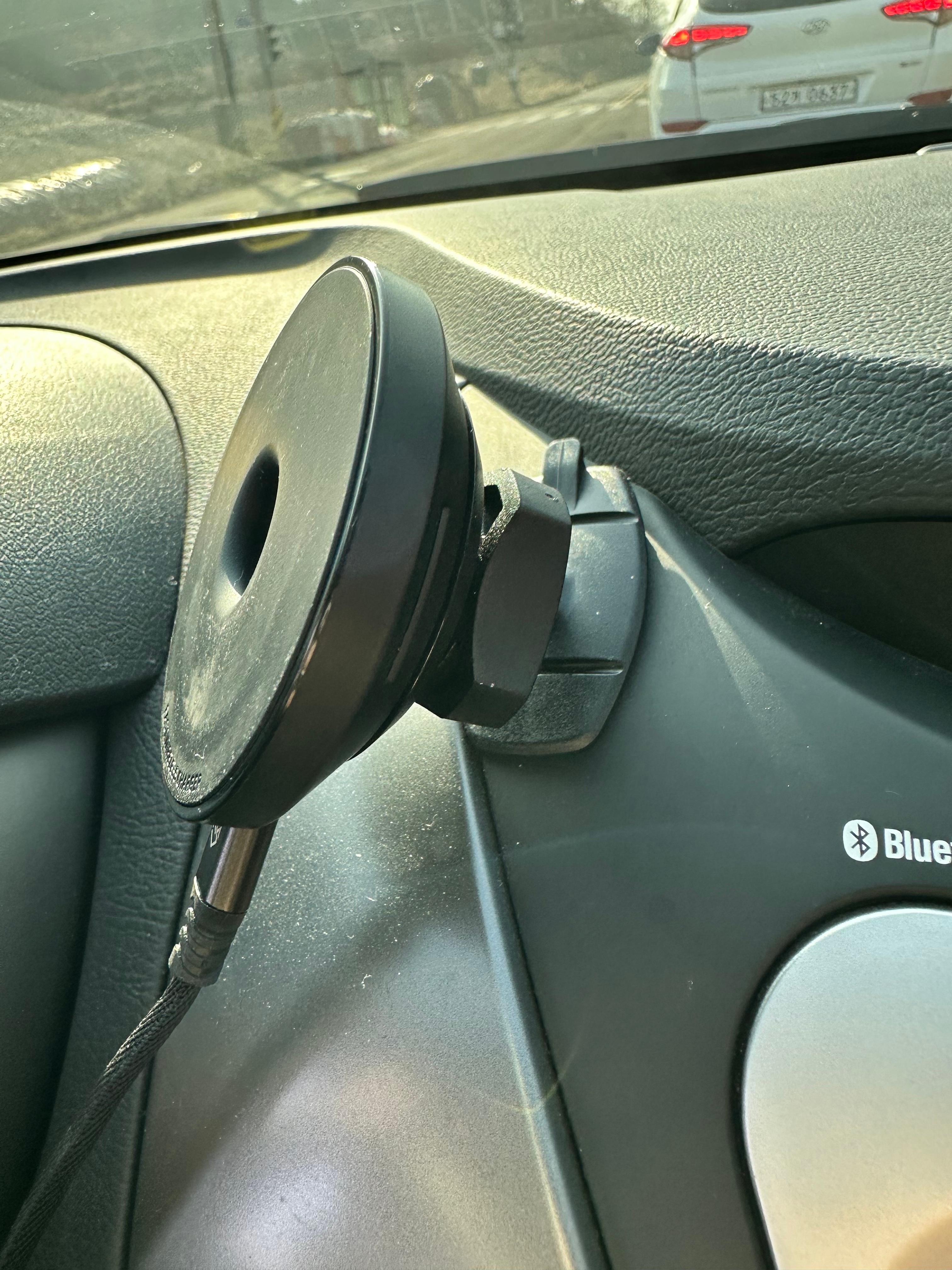 신지모루 맥세이프 거치대