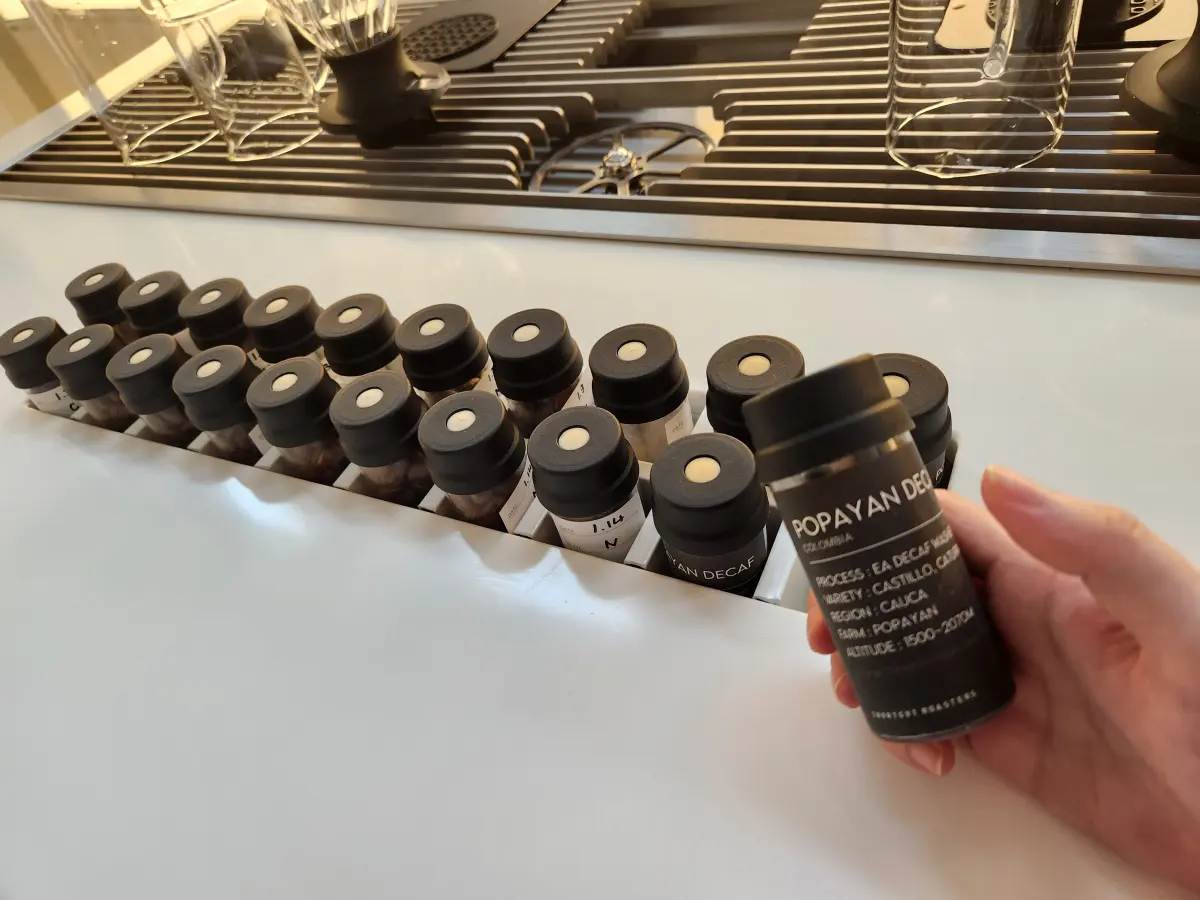 서울-근교-데이트-장소-추천-일산-성석동-숏컷로스터스-대형-카페-원두-종류별-향