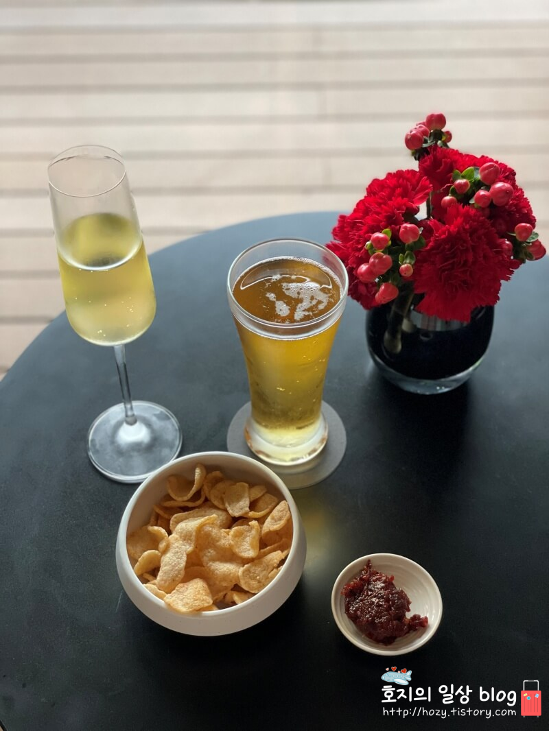 방콕 코트야드 메리어트 에어포트 로비델리바 후기