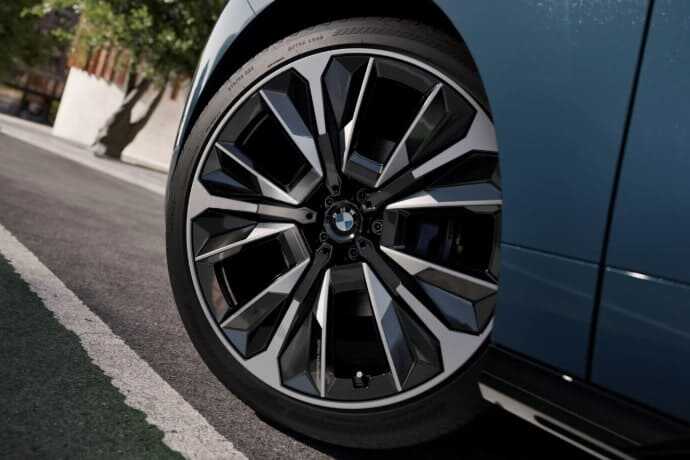 BMW iX M70 xDrive