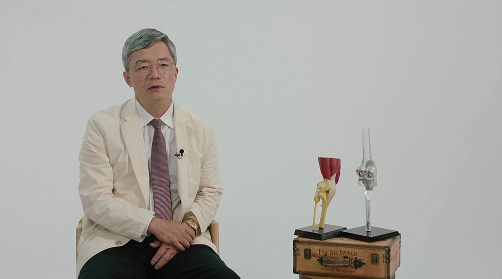 명의 수술 없이 무릎을 오래 쓸 마지막 기회 새 무릎으로 사는 법 치료법 정형외과 인용 교수, 재활의학과 이종인 교수